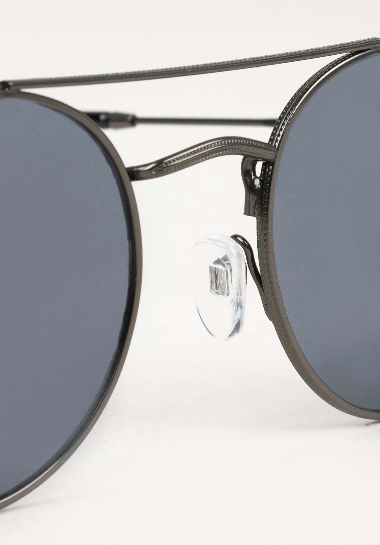 Noel gunmetal-black Close-Up1