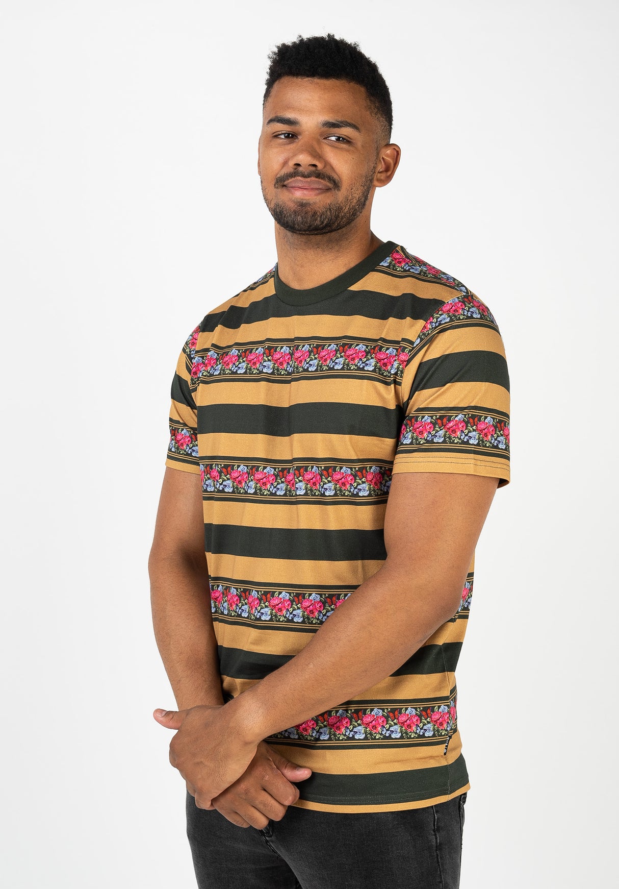 Joshua|1,90|L