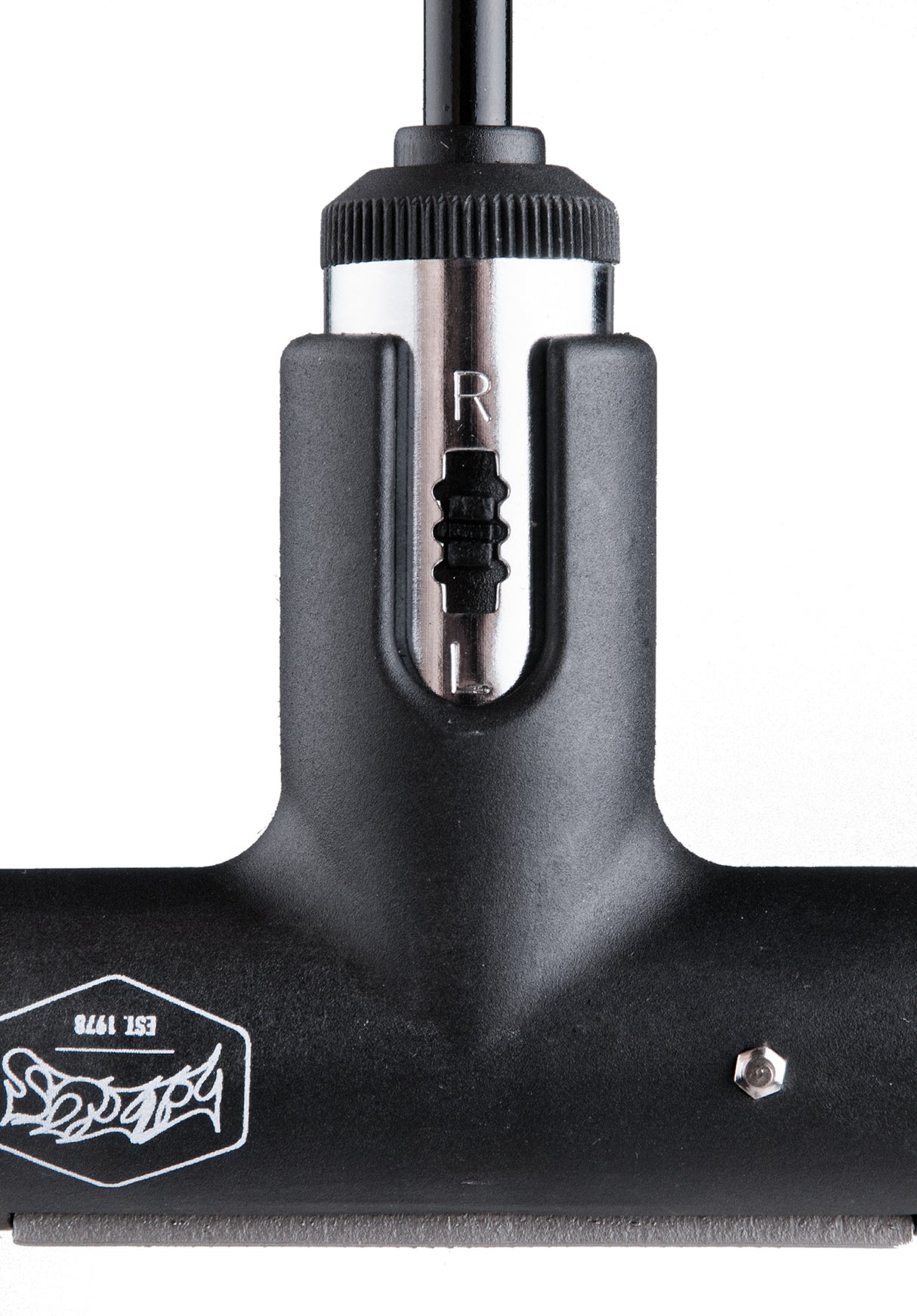 x Silver Tool black-black Close-Up2