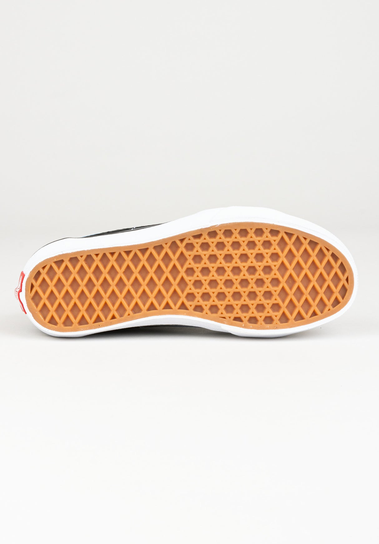 JN SK8-Low logoblack-truewhite Close-Up1