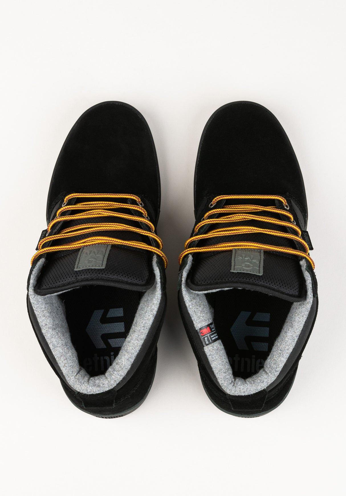 Jefferson MTW black-black-gum Close-Up2