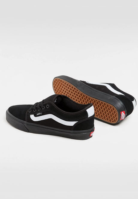 Skate Chukka Low Sidestripe black-black-white Closeup1