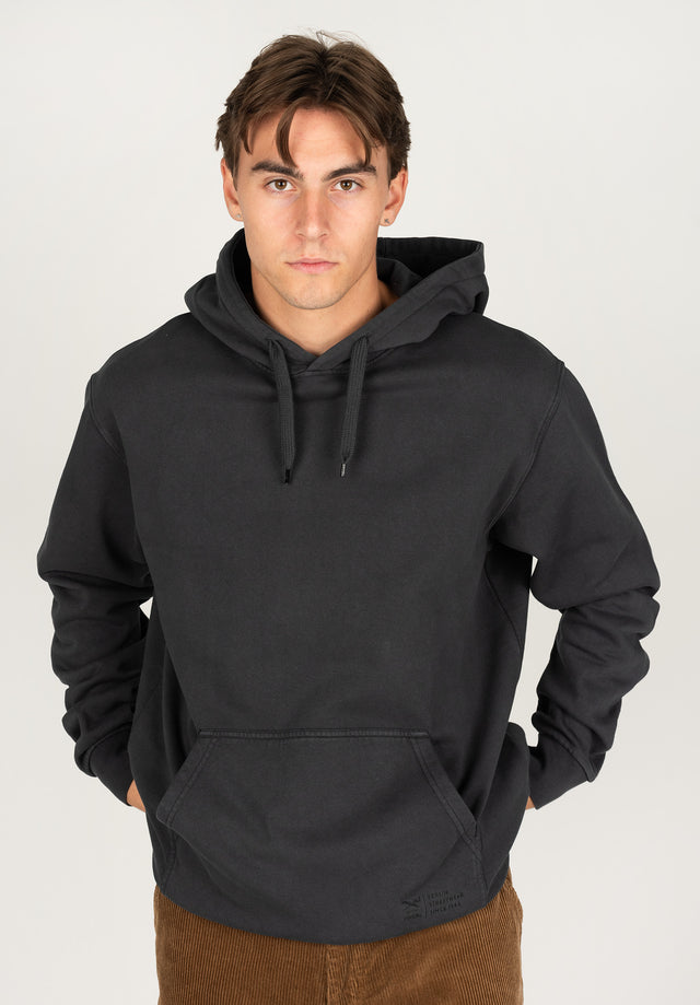 Janik|1.80|L