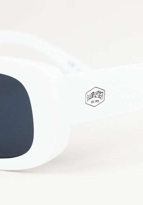 Fibi white-white-black Close-Up1